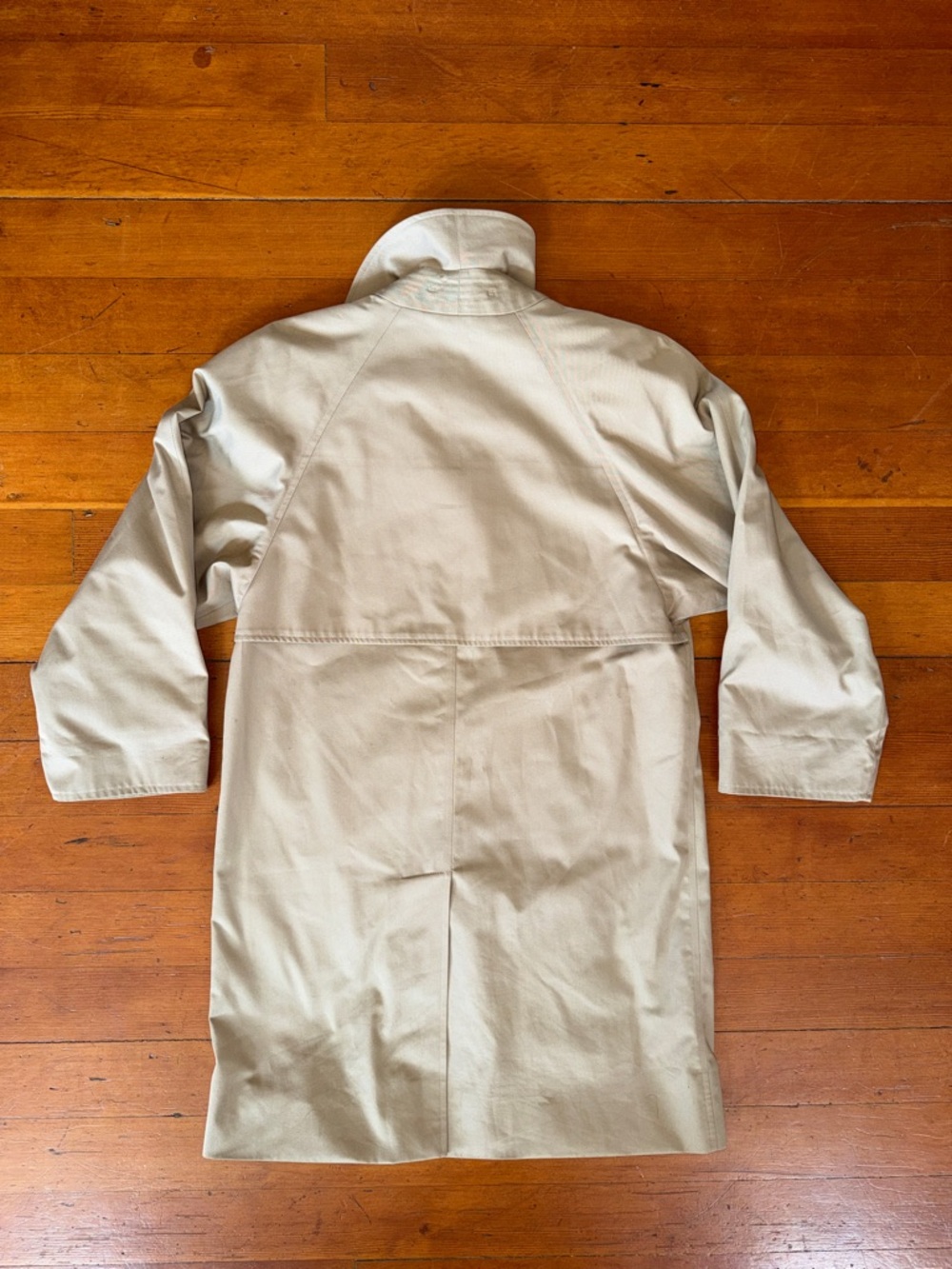 Vintage Burberry Women's Lightweight Markfield Trench Coat - Taupe - size 8 - Picture 6 of 6